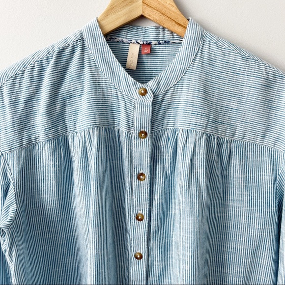 Pilcro Peasant Boho Button Down Top - Picture 3 of 13